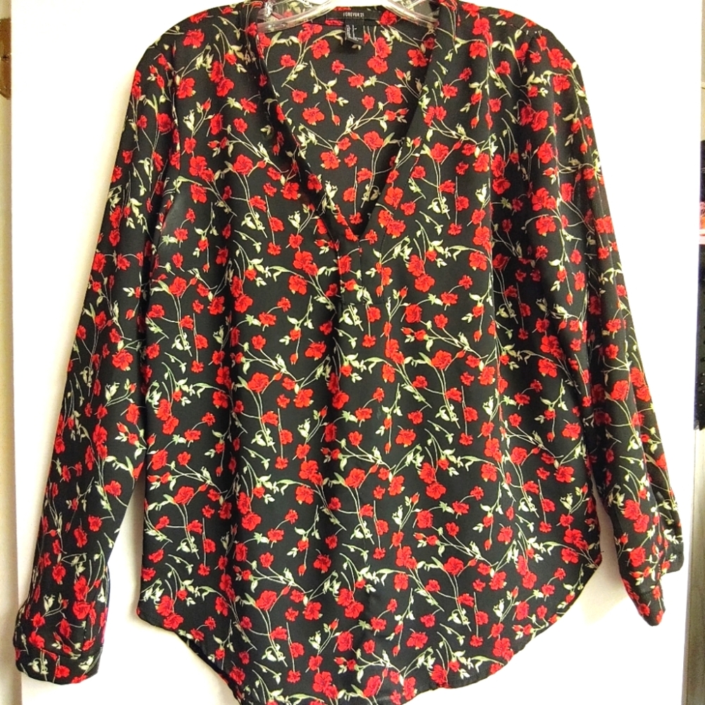 Floral blouse. Size Small.